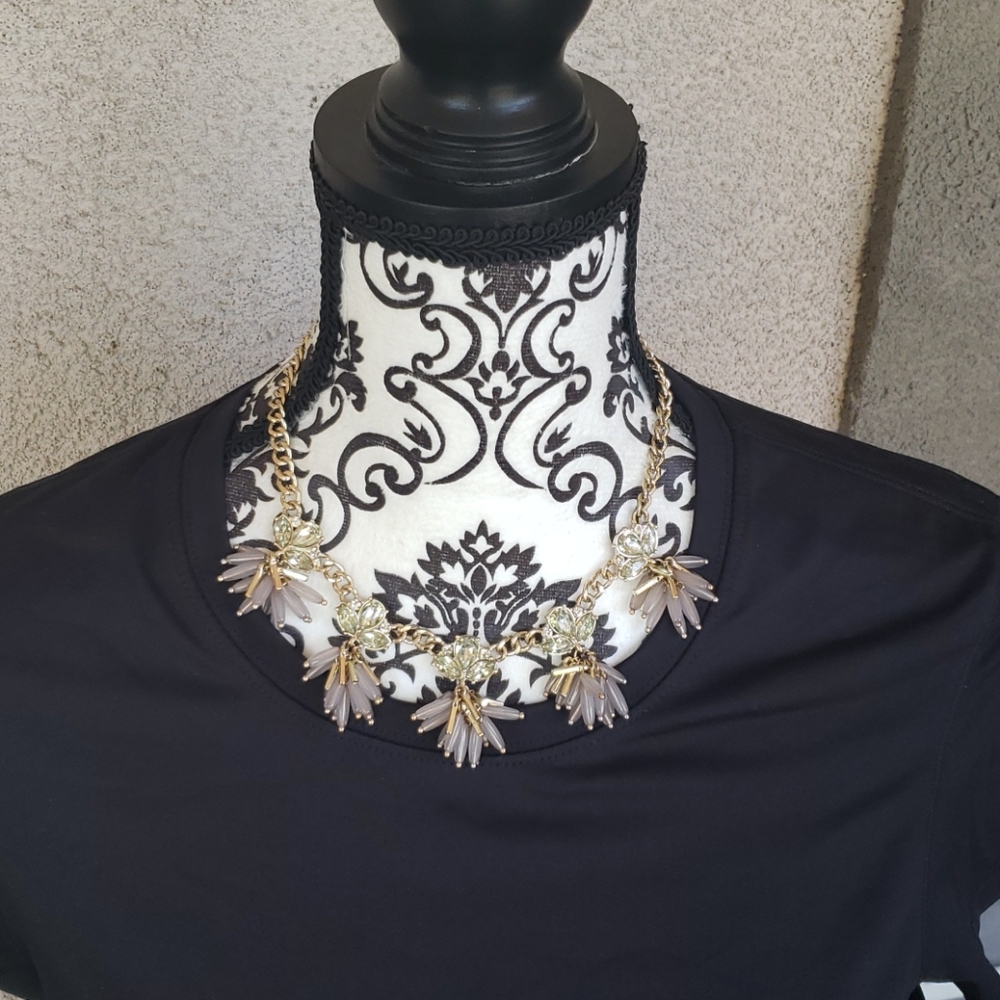 Banana republic necklace used